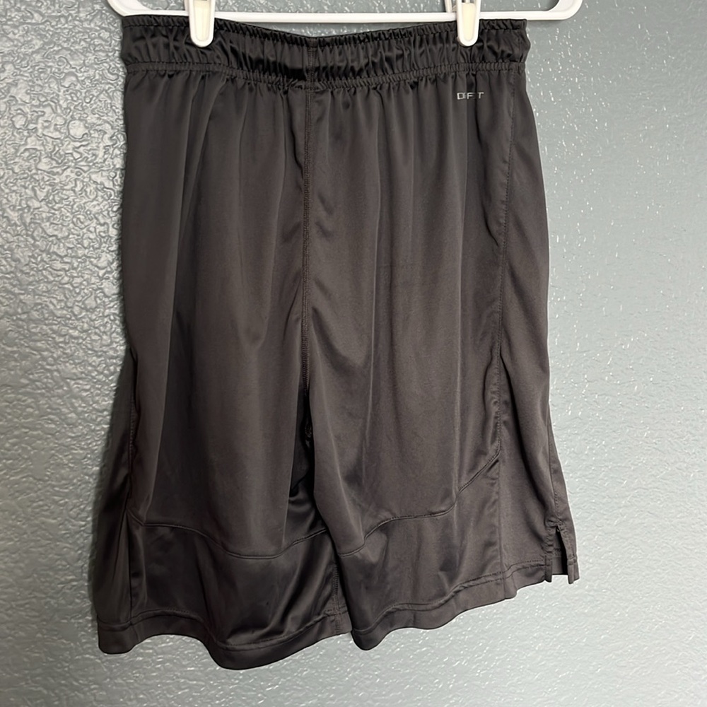 Nike Football Athletic Shorts Size Medium Gray and Lime - Picture 5 of 12